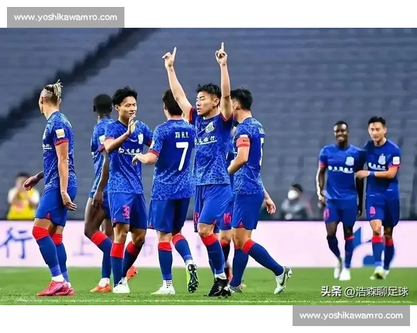 大连人主场迎战上海申花 全面分析两队近期状态与比赛前景